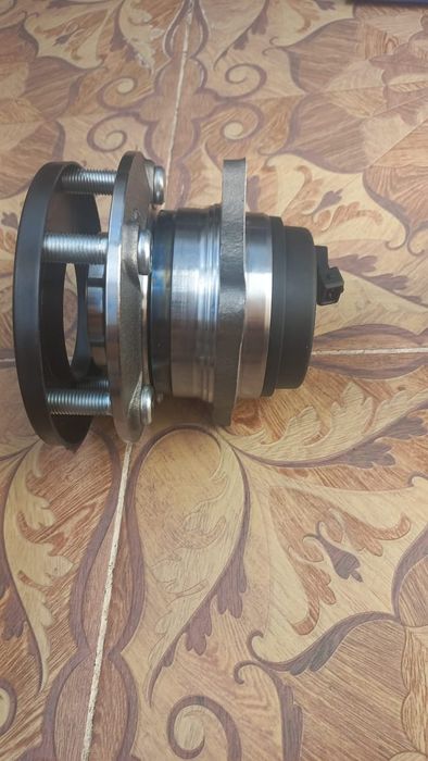 Задняя ступица с подшипником