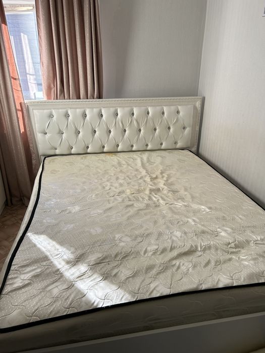 Продается спальный гарнитур