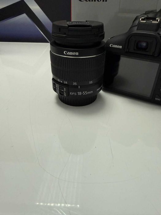 Aparat foto Canon EOS 2000D  EF-S 18-55 mm IS II AGP Amanet Cod 3719