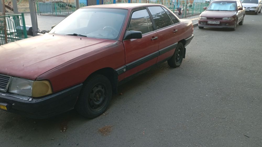 Ауди 100 с 3 селедка