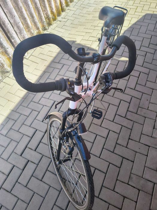 Bicicletă de trekking pentru femei 28