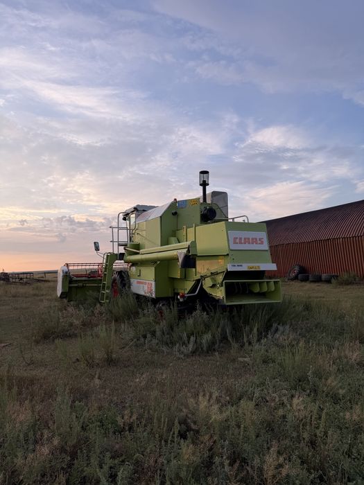 Комбайн Claas dominator