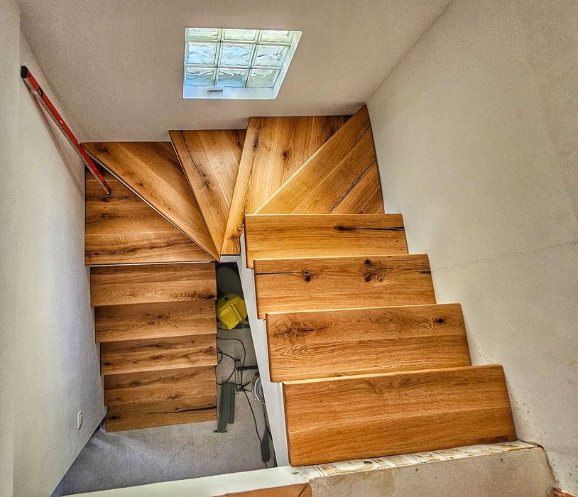 Trepte din lemn de stejar