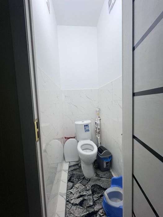 Uy sotiladi Karmana City dan Avto Vagzal biqinidan