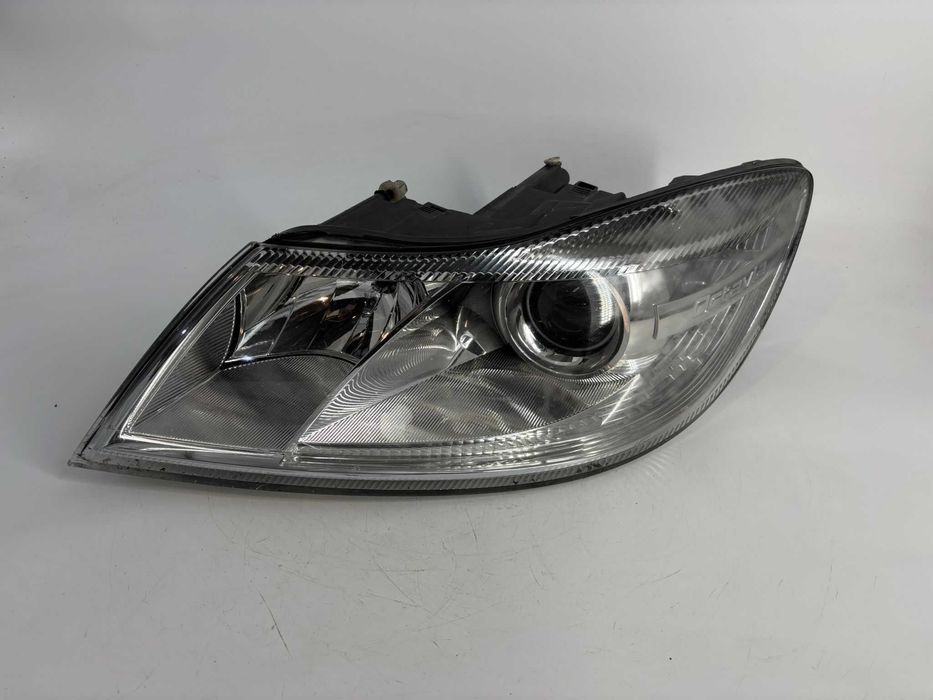 Far stanga-dreapta Skoda Octavia 2 facelift an 2012