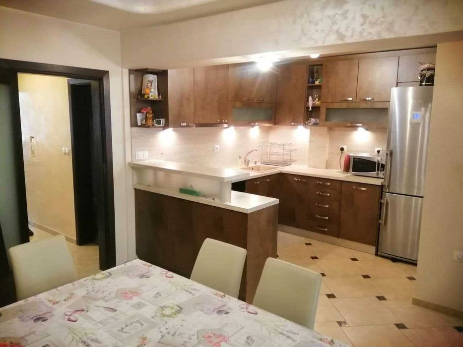 Дава се под наем Тристаен апартамент в Пловдив, Каменица 1 - 104 кв.м за 598.23 € - Снимка #2