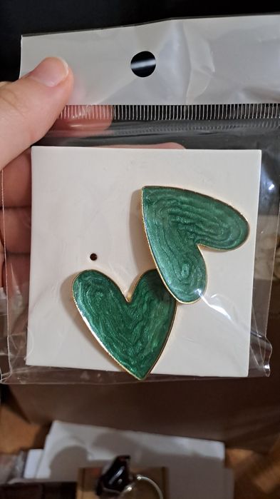 Продаю серьги разные