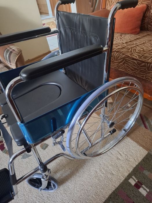 Fotoliu rulant cu vas WC inclus - nou