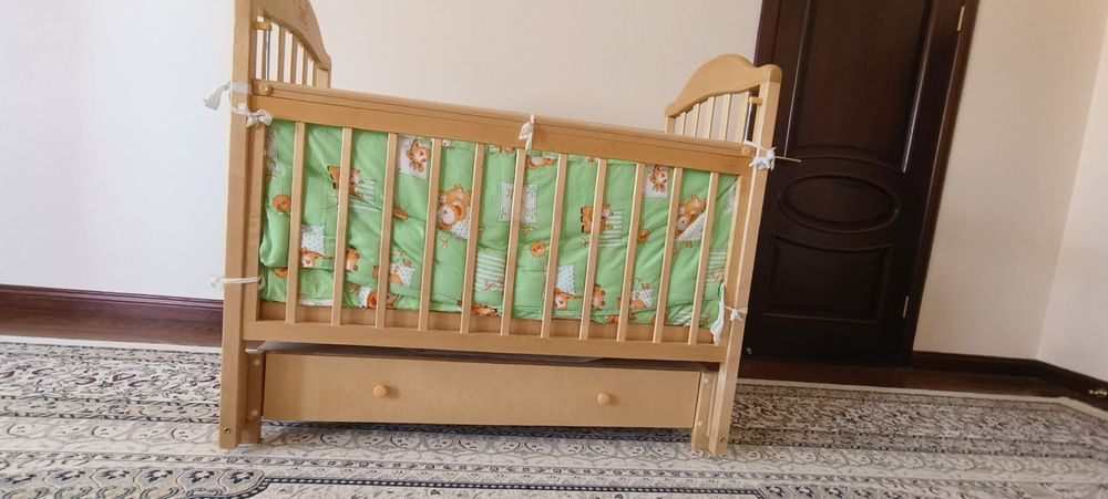 Продам детскую кроватку