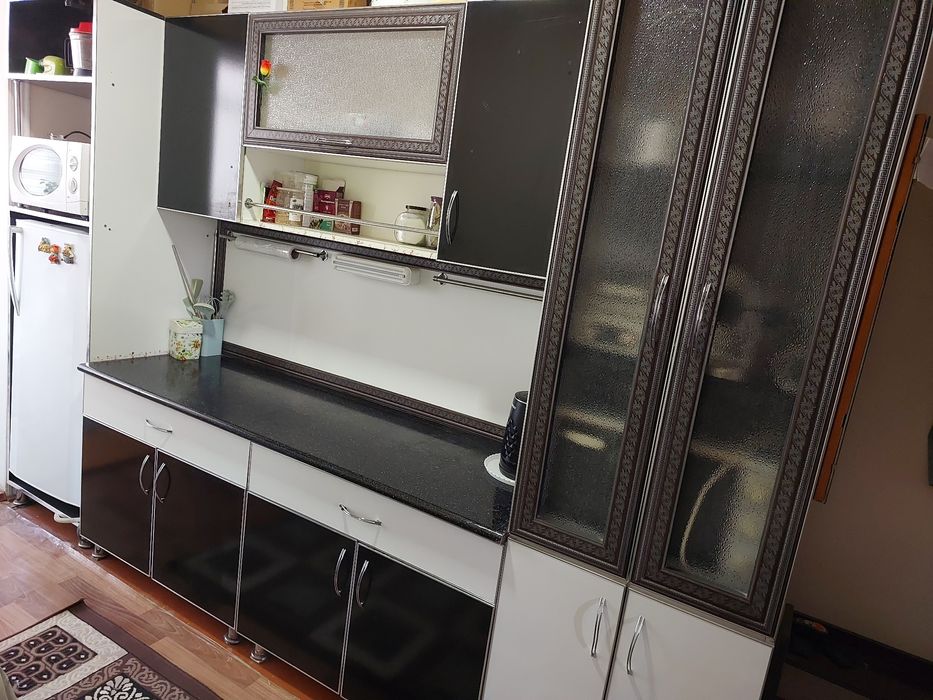 Ошхона мебели тезда сотилади