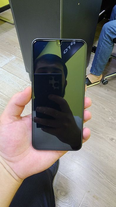 Samsung A 17 сотилади нархи 2.5 млн