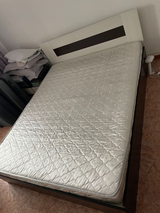 Продам кровать с матрасом