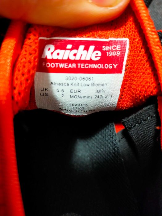 Vând pantofi tracking MAMMUT mărimea 38 1/2