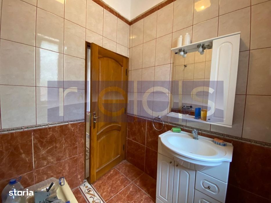 De Vanzare Vila P+1+Mansarda 7 Camere, 3 Bai, Garaj, Curte Salaj Parc