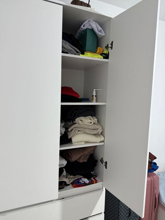 Спальный гарнитур  сатылады