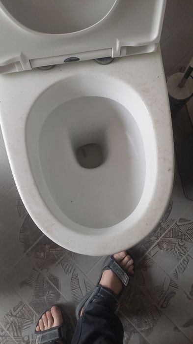 Продам унитаз монолитный