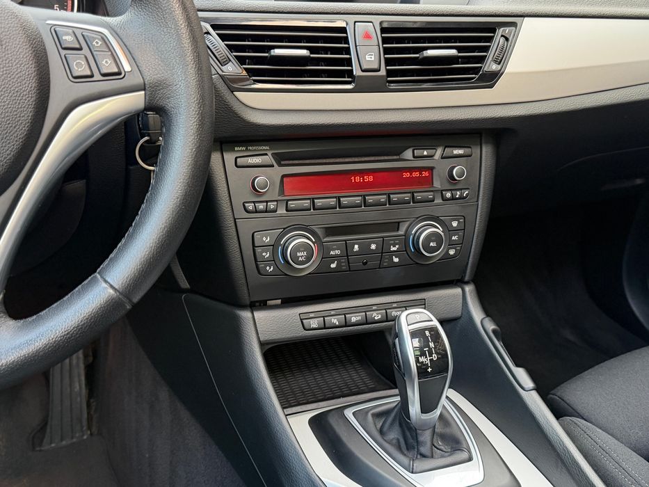 Bmw X1 Face Lift 4x4 Cutie joystick 8 Vit Km reali panoramic stare absolut impecabila