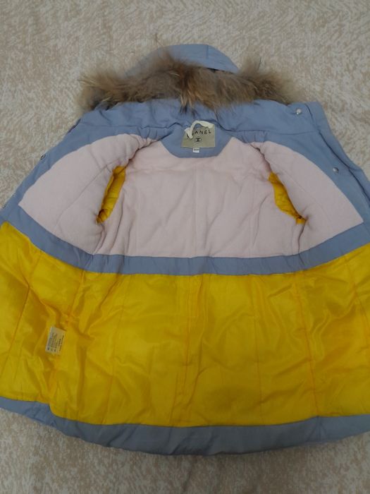 Продам куртку на девочку