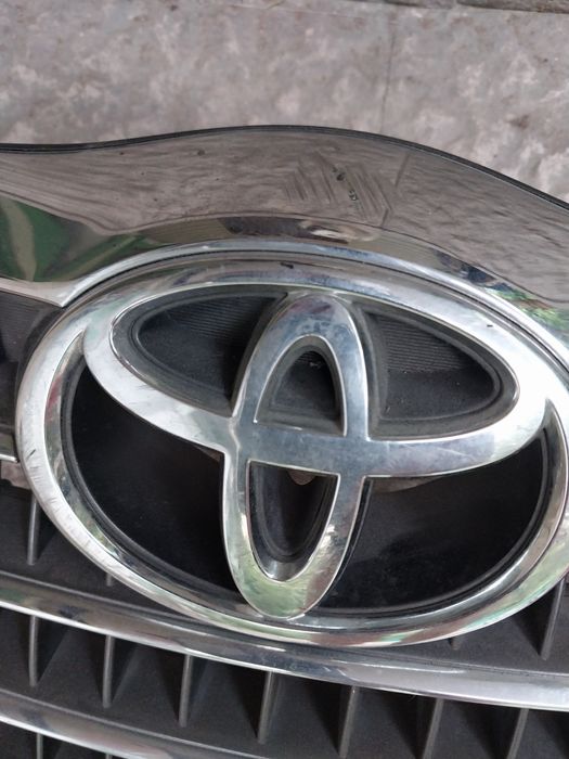 Решетка радиатора Camry