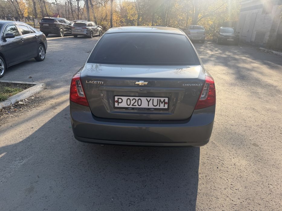 Автомобиль Chevrolet Lachetti