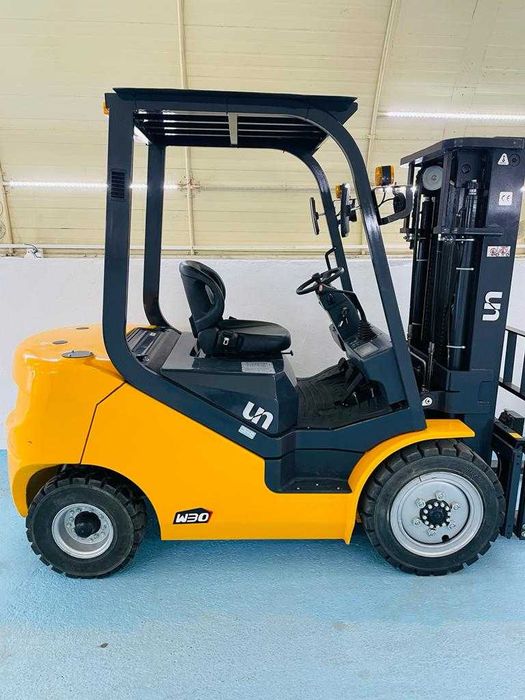 Stivuitor Diesel 2000 kg UN – Nou, Catarg Duplex, Pret Avantajos