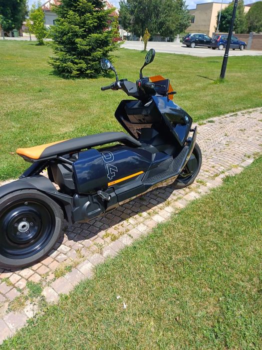 Scuter electric BMW CE 04
