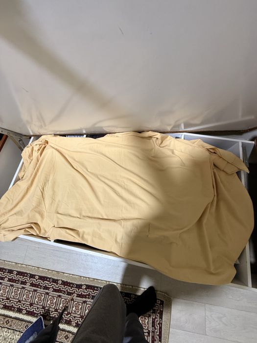 Односпальная кровать с ящиком для хранение,хорошее состояние