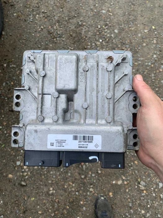 calculator motor ecu renault master sid310 cod 237108788R
