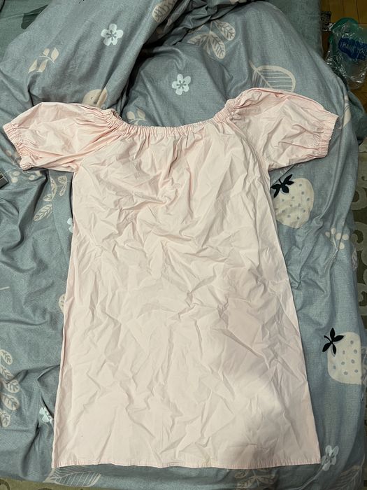 Куча вещей, продаю либо по отдельности либо все вместе с чемоданом