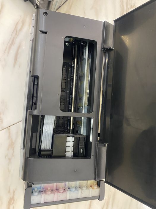 Продам принтер Epson l 800