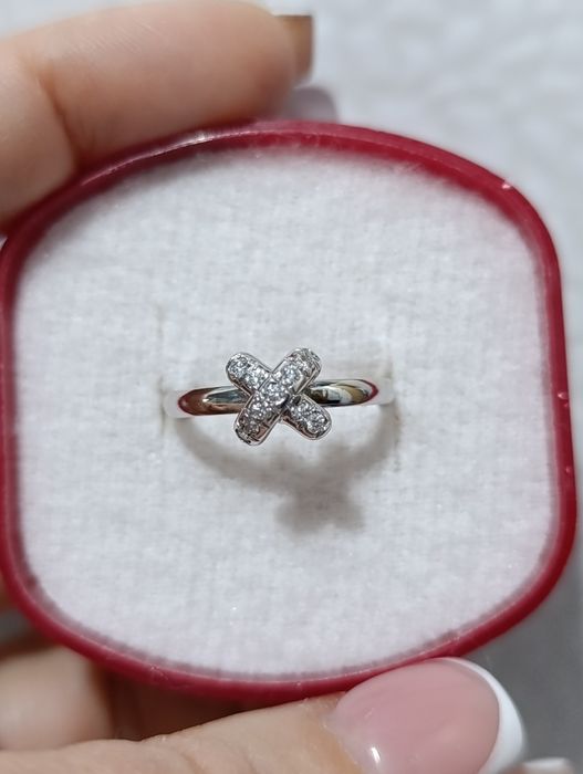 Кольцо из платины с бриллиантами.