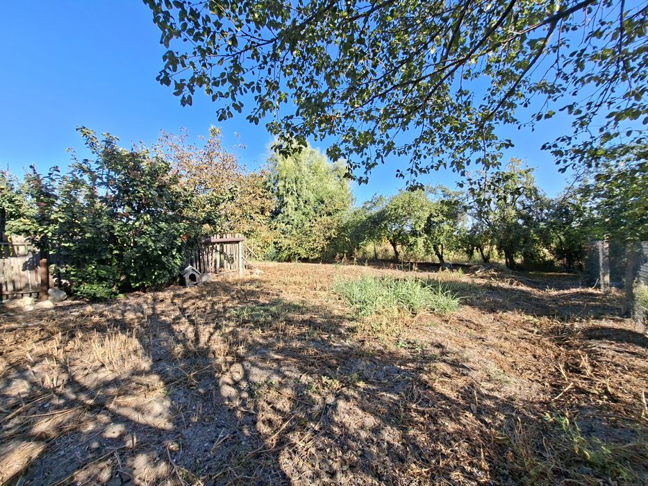 Casă bătrânească + teren de vânzare sat Cioceni, jud. Prahova