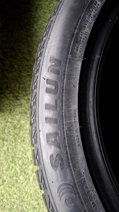 Vand Anvelope Sailun
245/45R19 aderenta B, consum B, all season.