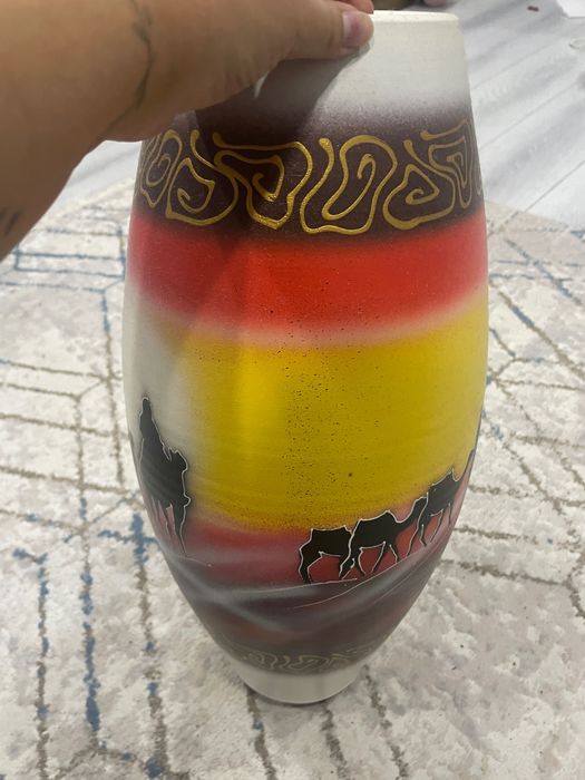 Продам вазу с росписью