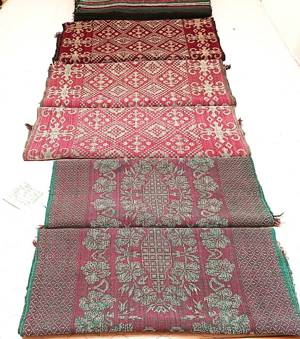Жакардови пътеки нови и стари запазени, черги тъкани, нови