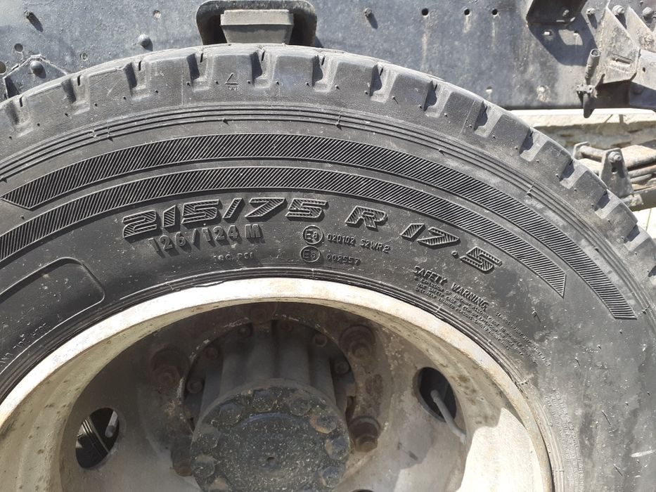 Anvelope pentru Autoutilitara de 7, 5 T