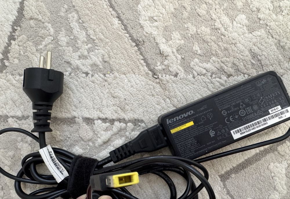 Блок питания Lenovo 65W SA10J20148