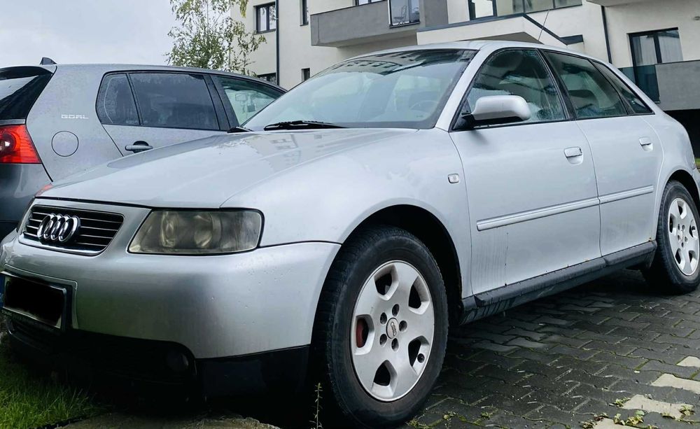 Audi A3 2001 1.6 101 CP 5 usi