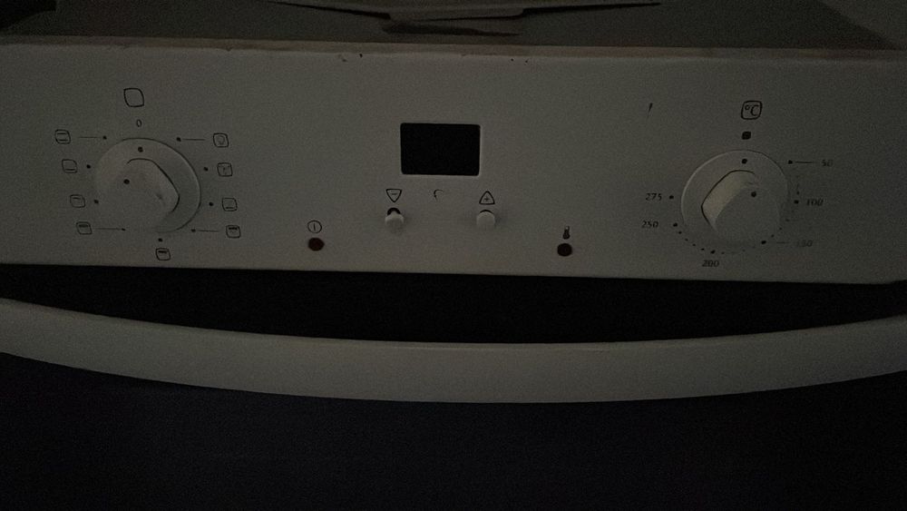 Духовой шкаф Electrolux