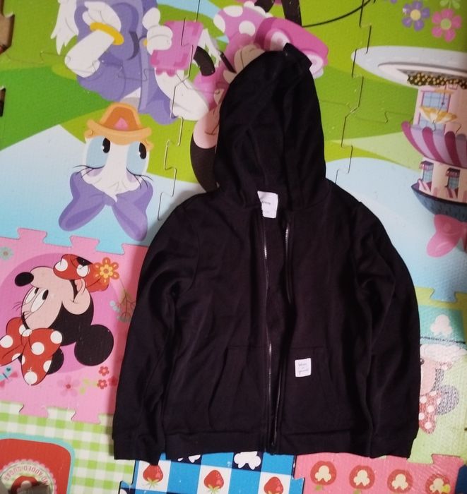 Hanorac marimea 140 Sinsay