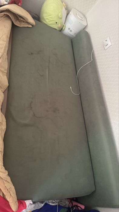 Диван прямой зеленый с ящиками