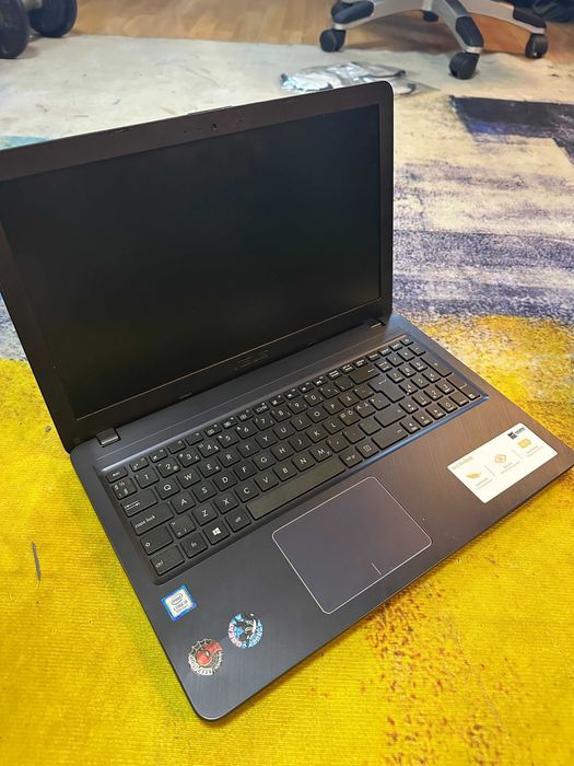 Laptop Asus R543u, i5 gen 8 - 600 lei fix