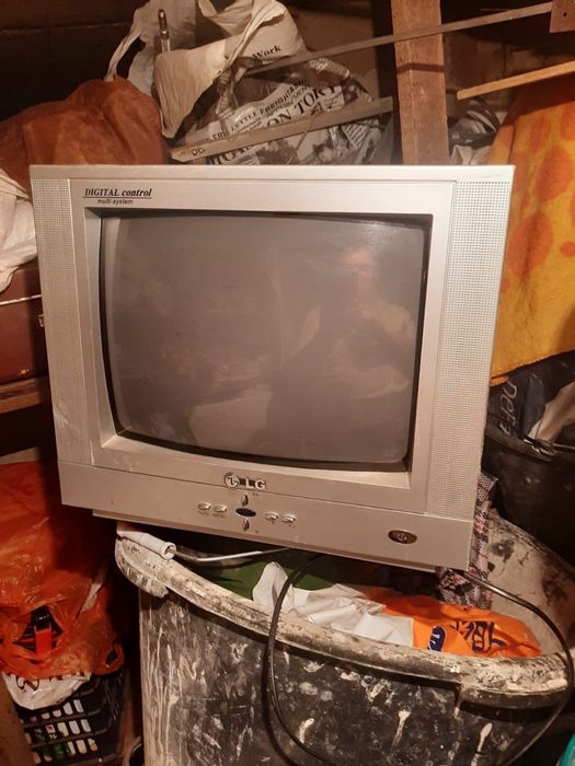 Продам телевизоры цены в описании