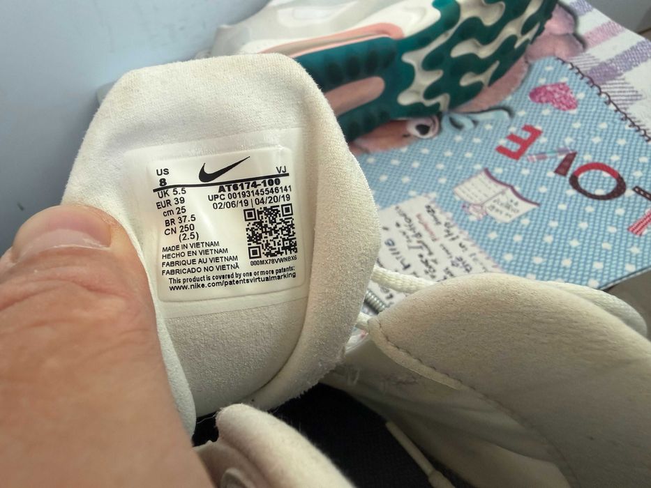 Nike  Air Max 270 React ''оригинални маратонки 39 номер
