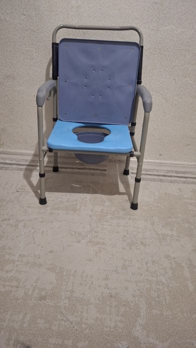 Санитарный.  стул