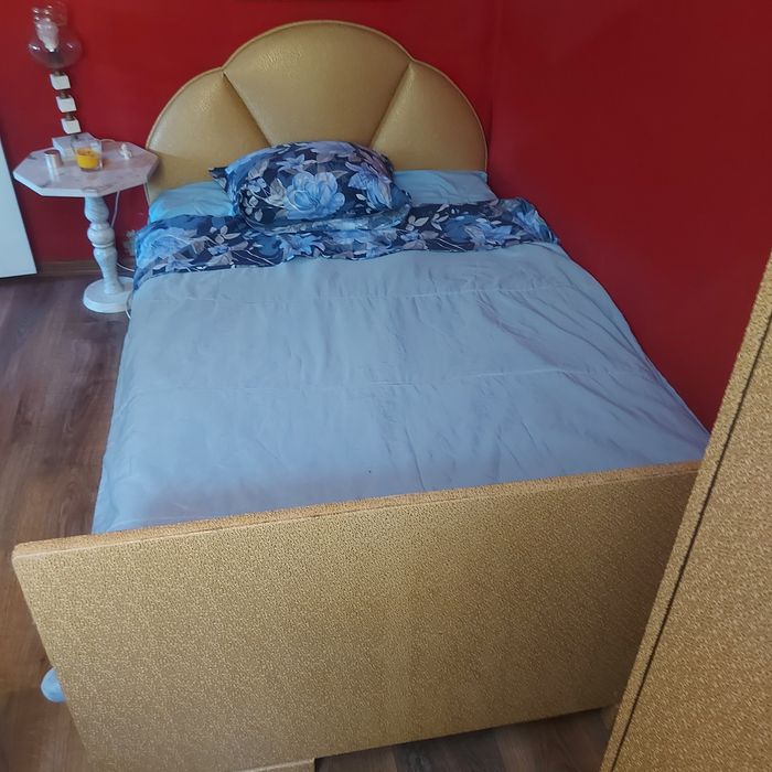 Тапицирана спалня и гардероб