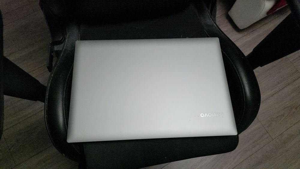 Laptop Lenovo 17 ", i5, 8gb ram