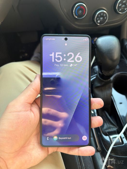 Samsung Z filip 7 6/256 qora sotiladi