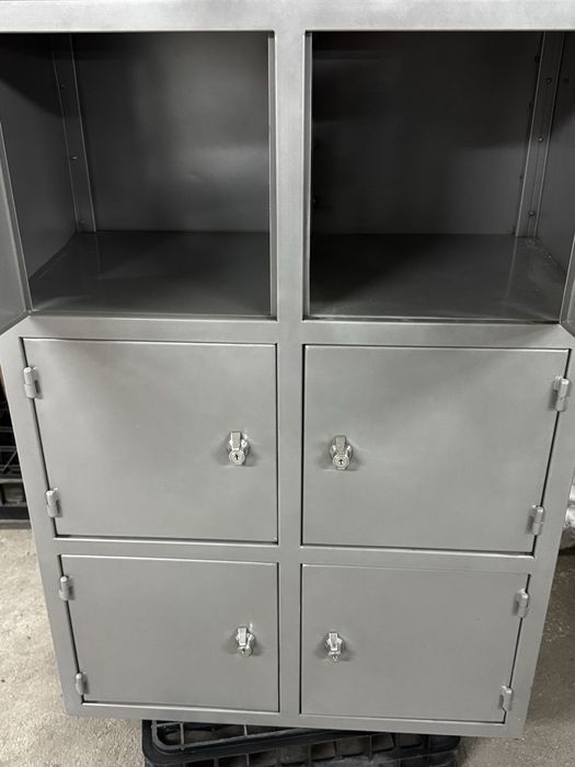 Метален шкаф стелаж за багаж за магазин със заключващи се отделения