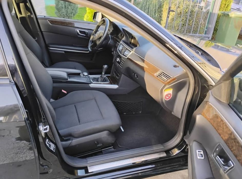 Мерцедес Е класа 2.0 Дизел ръчна кутия